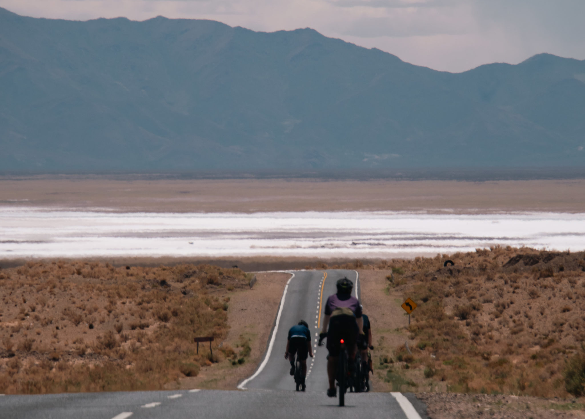 EG24-4-Descente époustouflante vers las salinas grandes